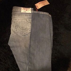 NEW TRUE RELIGION JEANS.
